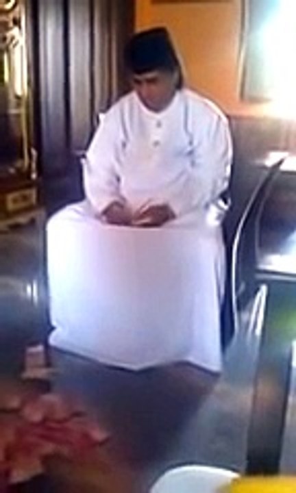 Nih aksi Dimas Kanjeng Taat Pribadi saat menggandakan uang