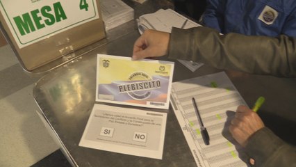 Download Video: Abren los colegios electorales de Colombia para el plebiscito por la paz