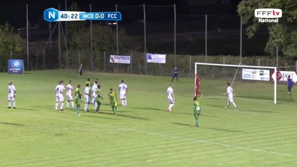 Coup franc dans le mur, dommage!