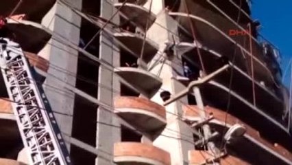 Adana 9'uncu Kattan Düşen İşçiyi Güvenlik Filesi Kurtardı