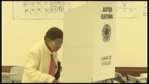 Colegios electorales abren para comicios municipales en Brasil
