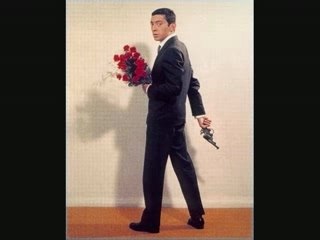 Gainsbourg - 12 Belles dans la Peau