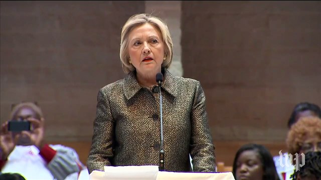Clinton prays for 'peace' in Charlotte