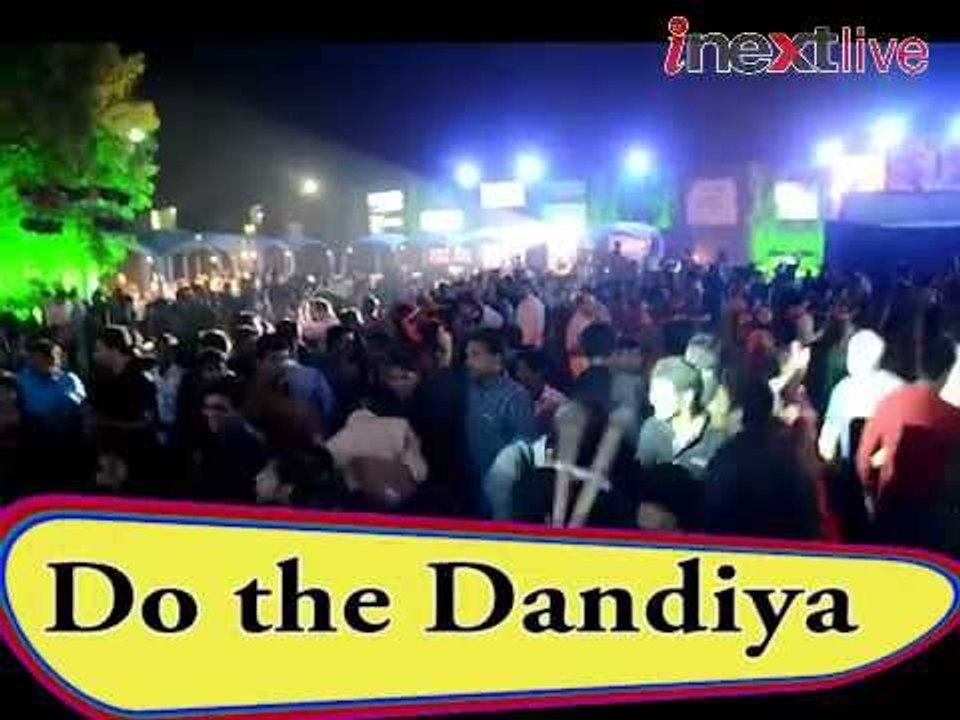 Do the Dandiya