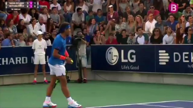 Nadal stops match so distraught mother can find lost child