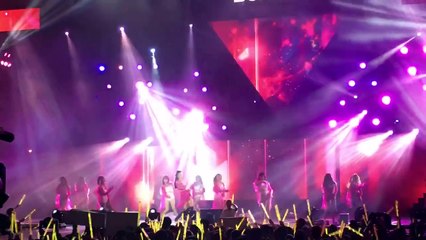 Đông Nhi bất ngờ tung ca khúc mới trong đêm liveshow kỷ niệm 8 năm ca hát