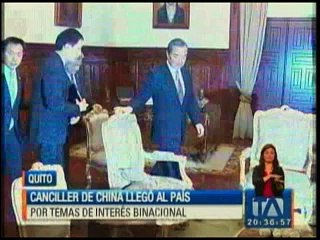 Canciller de China llegó al país por temas de interés binacional