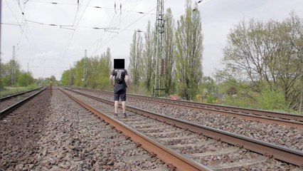 Dangerous Train jump! Crazy dares under young people!