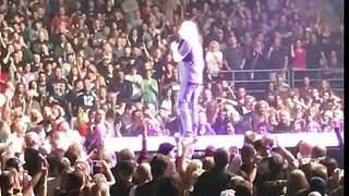 Joe Elliott talks about his mate Rick Savage - Tacoma Dome 2016