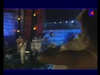 Gloria Estefan por un beso