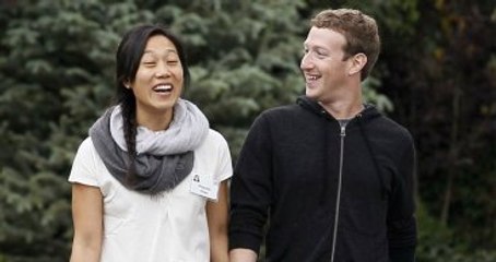 Facebook'ta Bütün Profiller Engellenirken Zuckerberg Ailesi Engellenemiyor