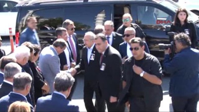 Kılıçdaroğlu, CHP'li Kuşoğlu'nun Eşi Tülin Kuşoğlu'nun Cenaze Namazına Katıldı