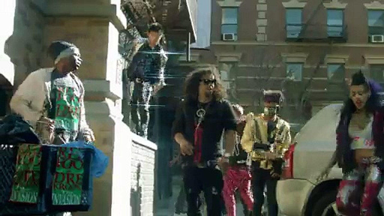 LMFAO -Party Rock Anthem ft.Lauren Bennet. Goon rock