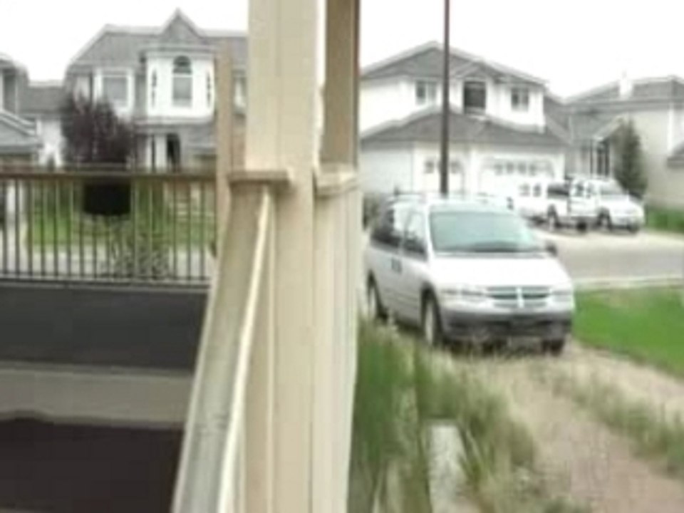 MOV026