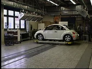 Скачать видео: Il pousse à bout toutes ses Volkswagen