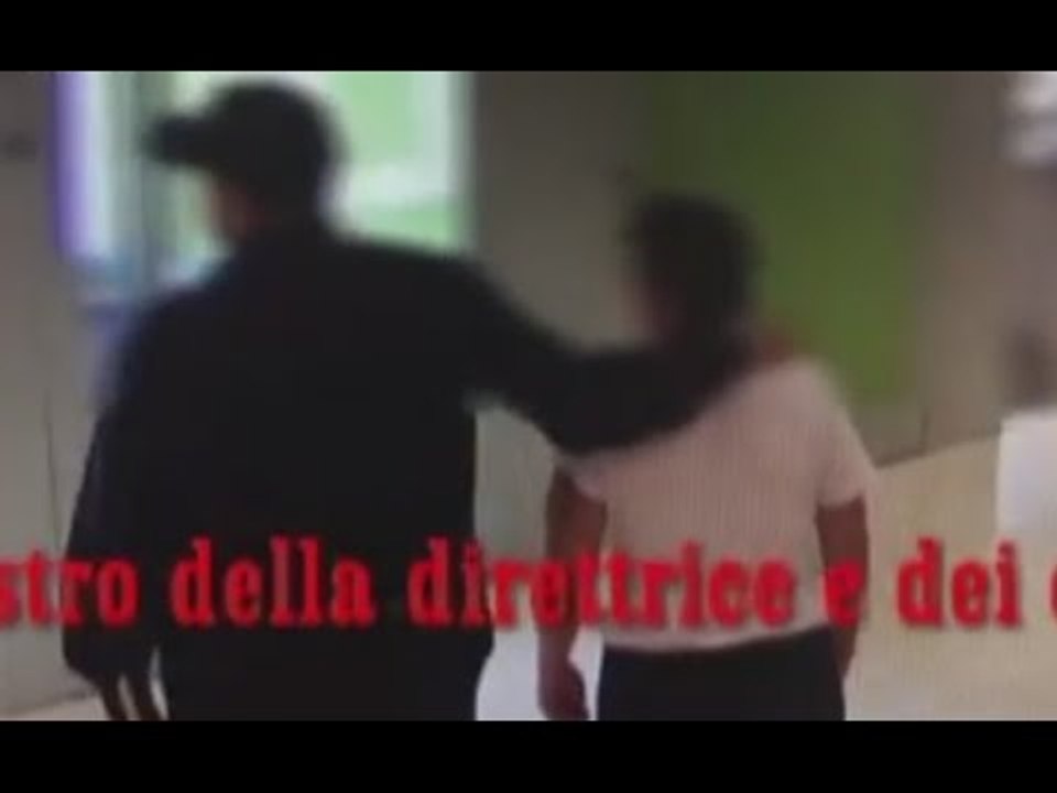 Torino - Rapina una banca per fare regalo di no...