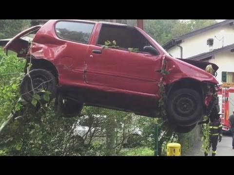 Cremenaga (VA) - Auto finisce nel torrente, feriti due 70enni (28.09.16)