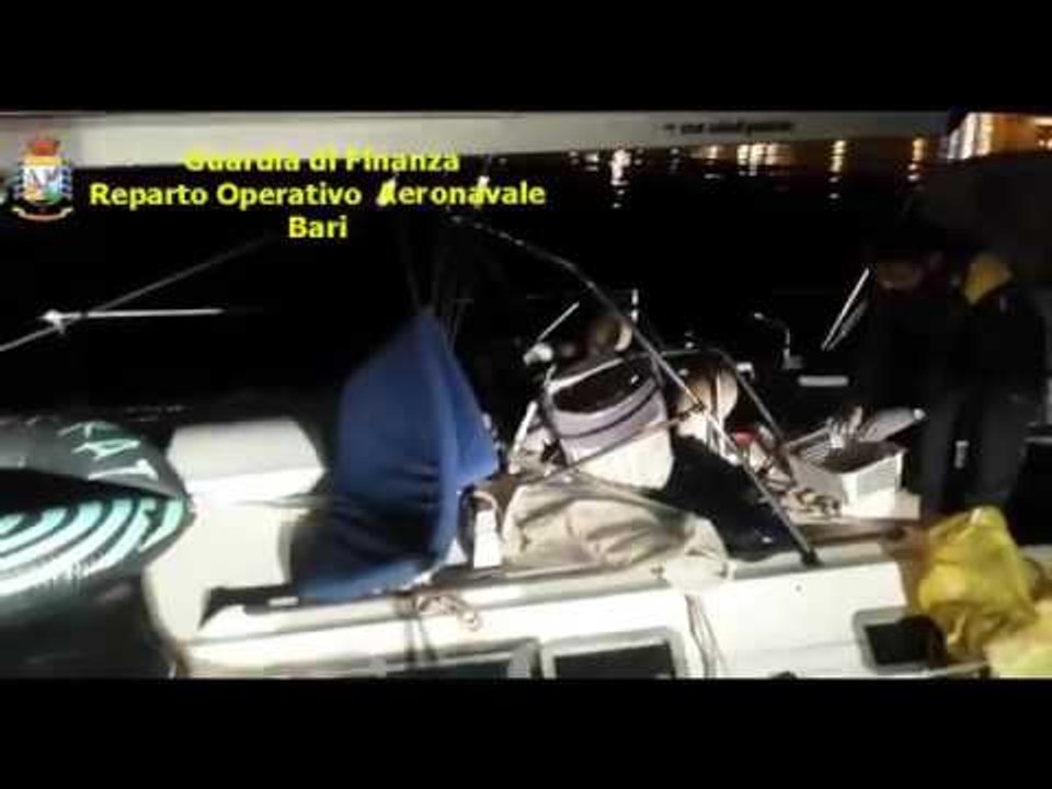 Leuca e Gallipoli - La Guardia di Finanza soccorre 50 migranti (06.09.16)