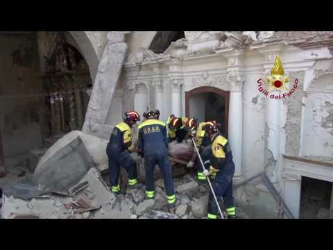 Amatrice (RI) - Recupero opere d'arte museo civico (01.09.16)