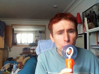 Wiwi égratigne "Elise" de Luce