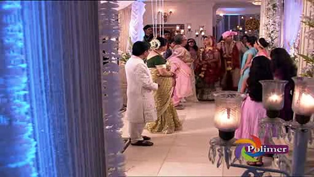 Ullam Kollai Poguthada – Episode 396