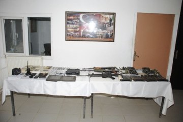 3 Sığınak ve Terör Örgütünün Sözde Şehitliği İmha Edildi