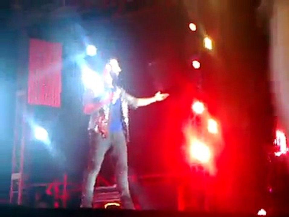 Tarkan fanta 2012 istanbul konseri gül döktüm yollarına