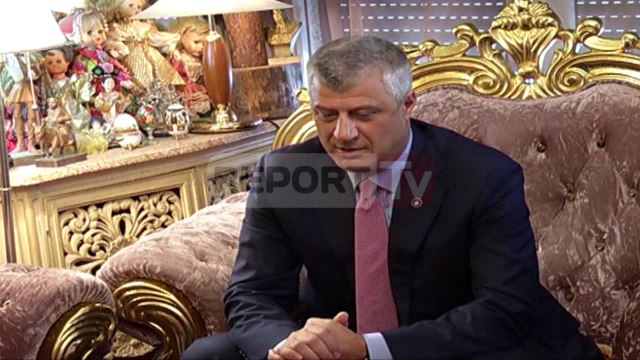 Report TV - Thaçi dekoron Dritëro Agollin: Besuat te Kosova e lirë kur të tjerët s'e bënë