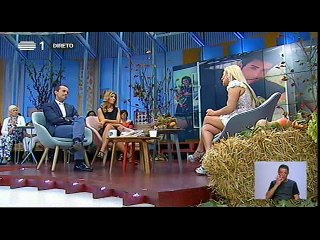 Maria Lisboa na praça com 2 tema e entrevista - dançando ao luar e que deus te guarde