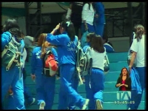 Educación firma acuerdo para reducir tareas escolares