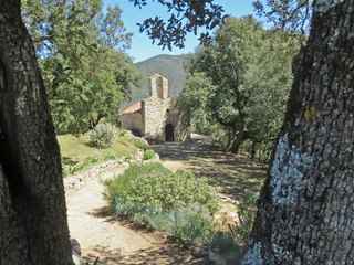 LA BATTERIE ET LA CHAPELLE SANTA ENGRACIA.....depuis Arles-sur-Tech