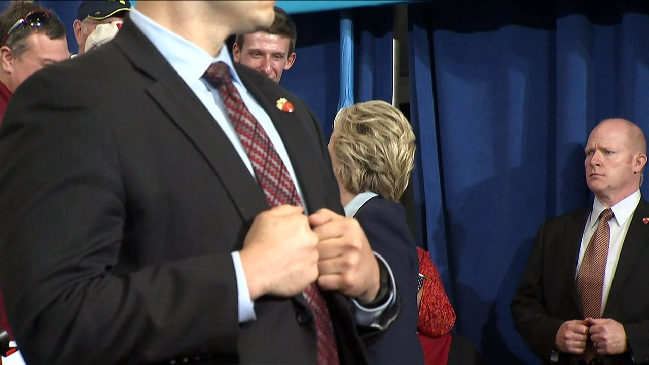 Clinton ataca Trump