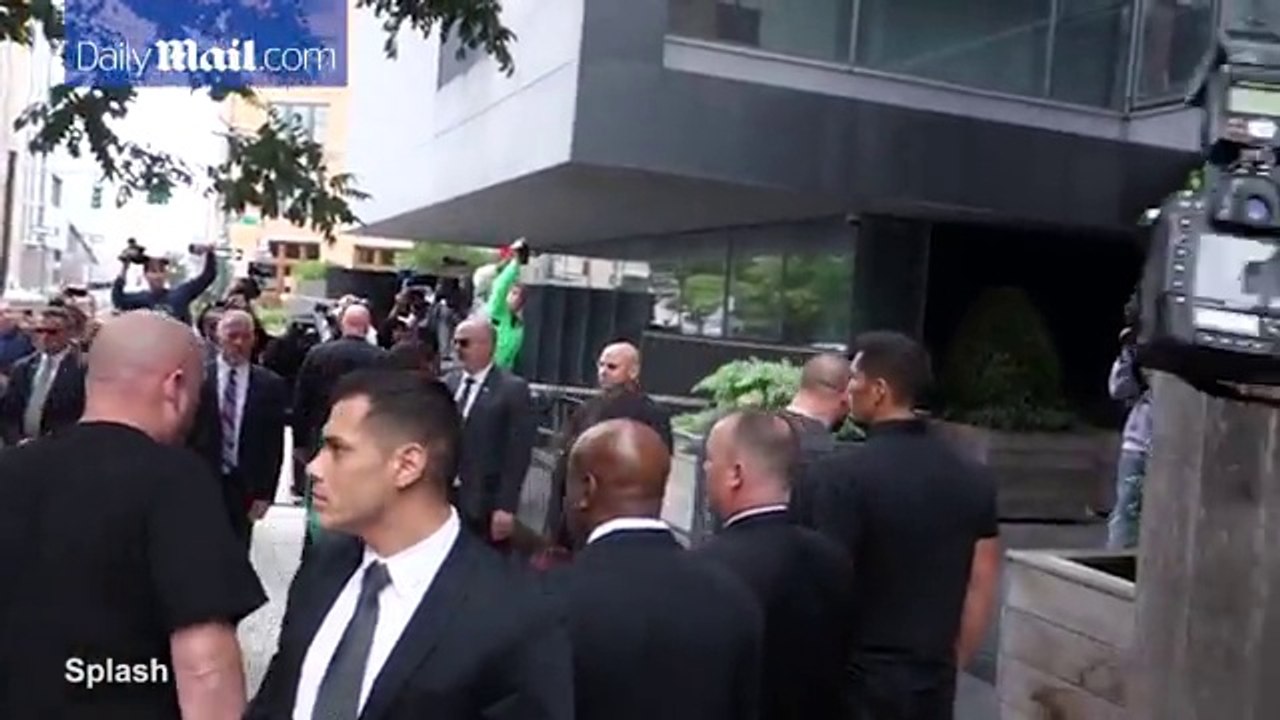 Kanye West and Kim Kardashian back at NYC home post-jewel heist