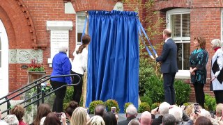 Prince George Looks Eager to Get on the Plane Home and Will & Kate Unveil a Statue - ROYAL TOUR ENDS