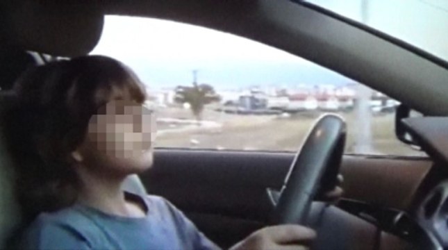 10 Yaşındaki Oğluna Araba Kullandıran Baba, Ceza Yedi