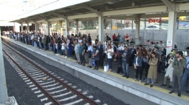 Marmaray'da Teknik Arıza! Seferler Gecikmeli Yapılıyor