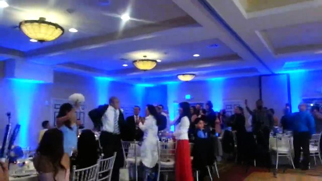 Quand la danse des mariés tourne très mal...