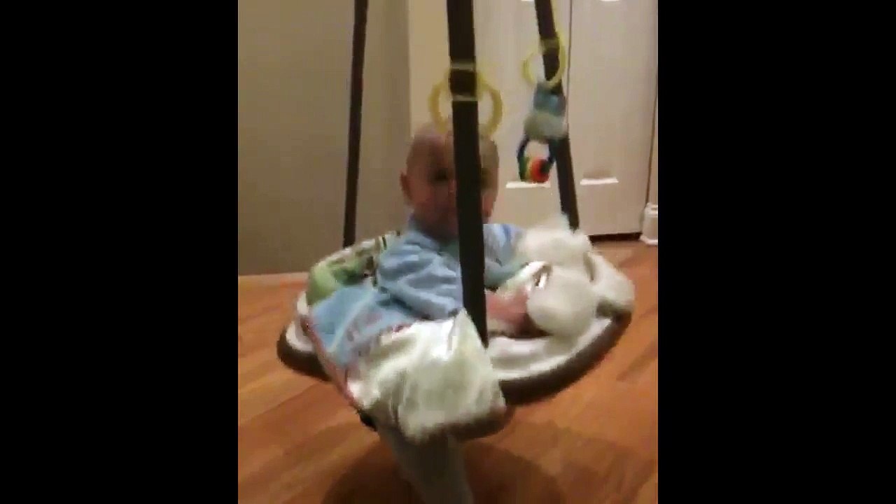 The only way I can take a shower || Graco Bumper Jumper || Best Baby Jumper