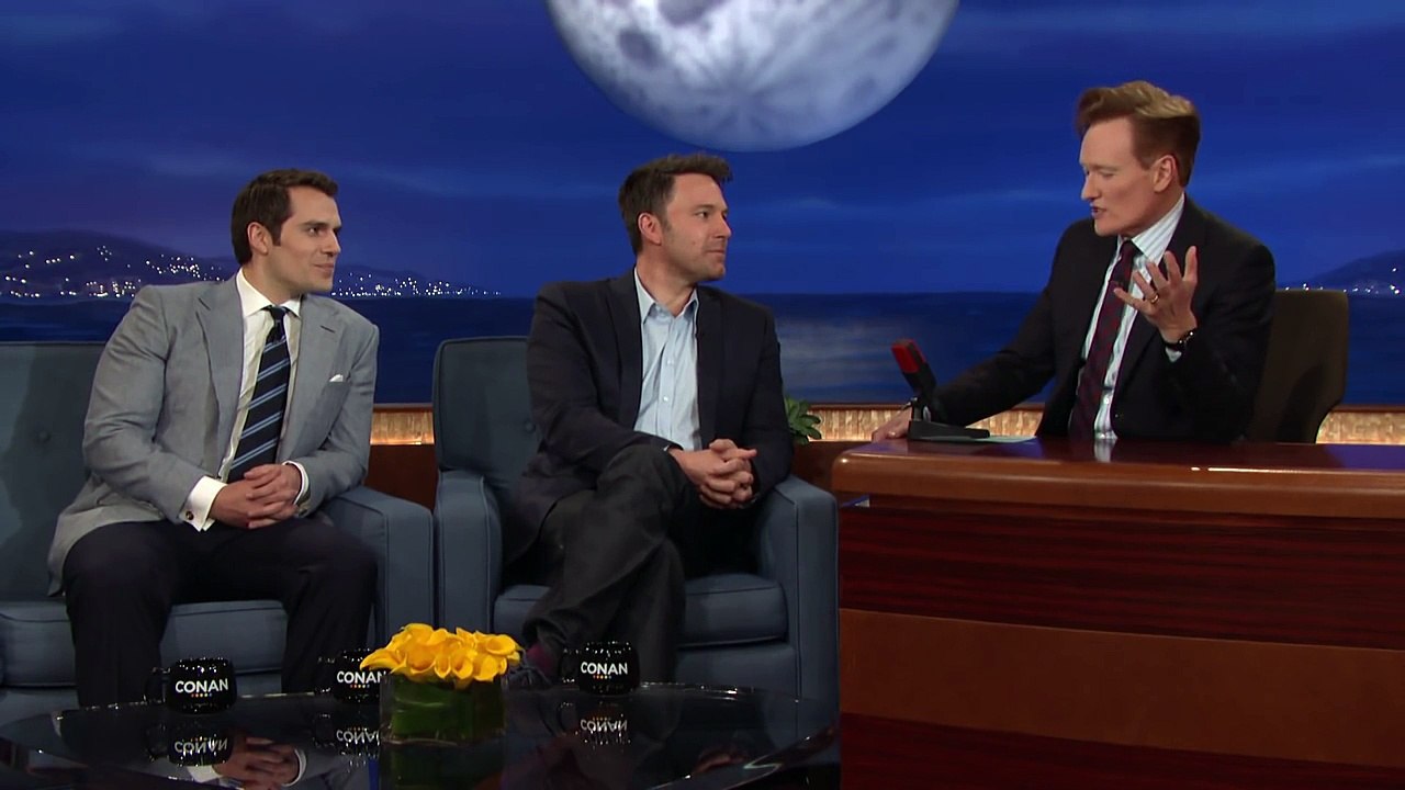 Ben Affleck et Henri Cavill racontent le jour où ils ont appris qu'ils seraient super héros (anglais non sous-titrés)