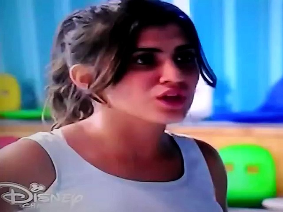 Daniela Amenaza A Luna