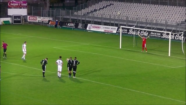 CFA 2 - Vannes OC 3 - 0 TA Rennes Le sauvetage de Jean-François Bédénik