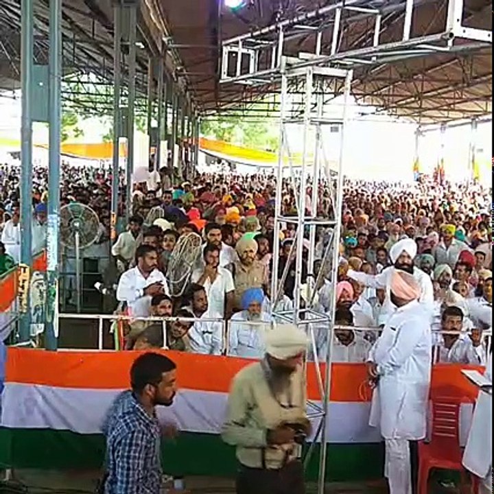 Captain Amarinder Singh   Harlke wich captain