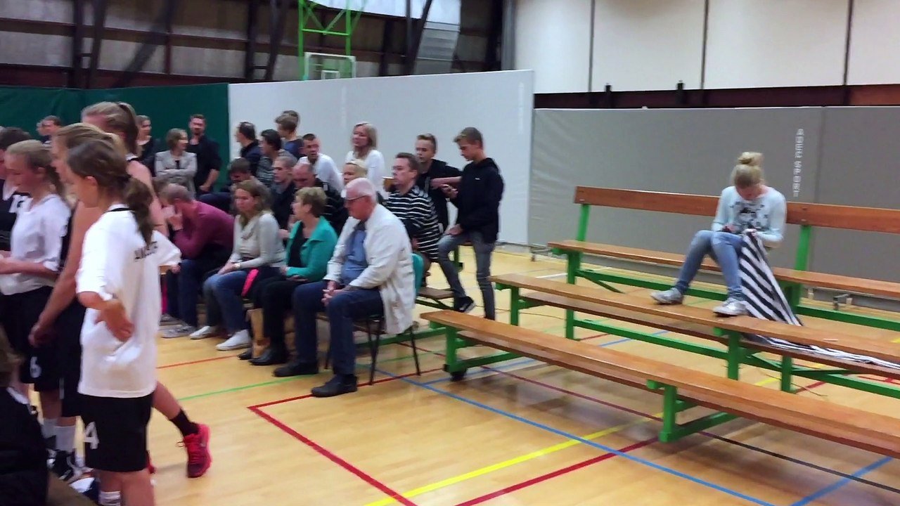 Pupillen meisjes vs Boom