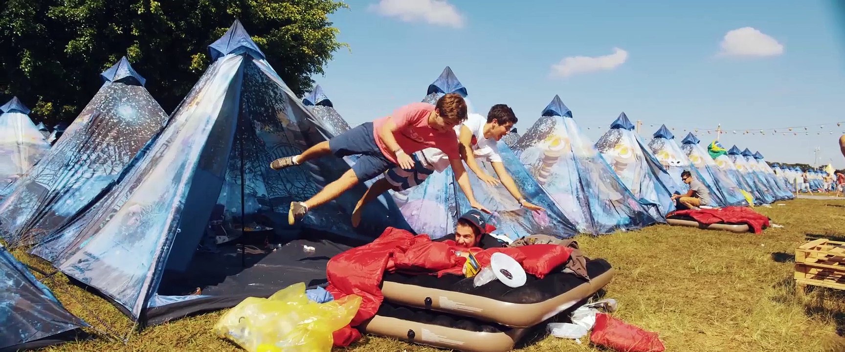 Tomorrowland Clip