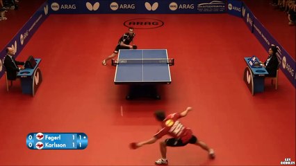 Un très bel échange dans un match de ping-pong