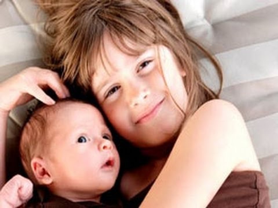 10 YOUNGEST Moms Of All Time