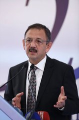 Çevre ve Şehircilik Bakanı Özhaseki