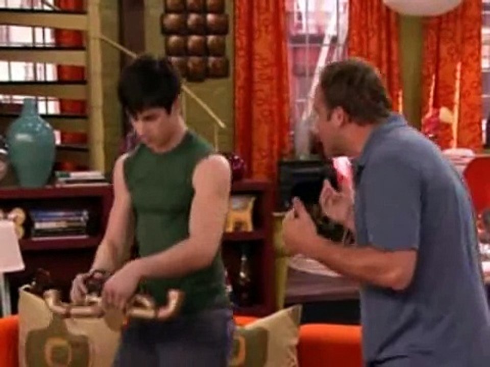 Wizards of Waverly Place s03e08 Alex Charms a Boy