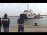 Pozzallo (RG) - Sbarco di 326 migranti, arrestati 4 scafisti (04.10.16)