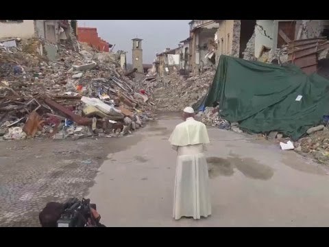 Terremoto, Papa Francesco visita le zone colpite: Prego per voi (04.10.16)